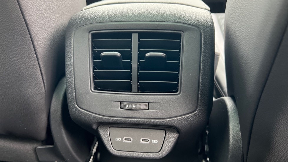 Used Volkswagen T-Roc 2025 for sale - 76870330: Photo 34