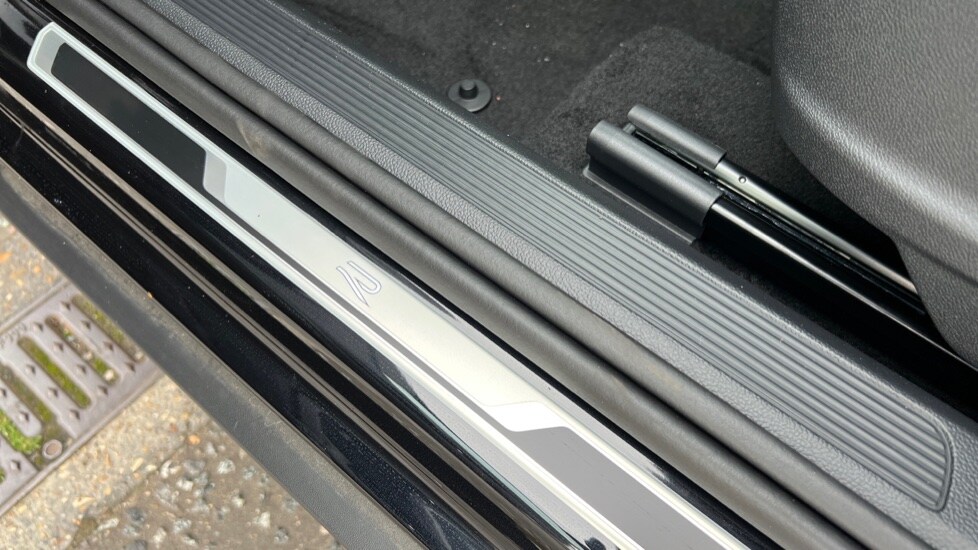 Used Volkswagen T-Roc 2025 for sale - 76870330: Photo 40