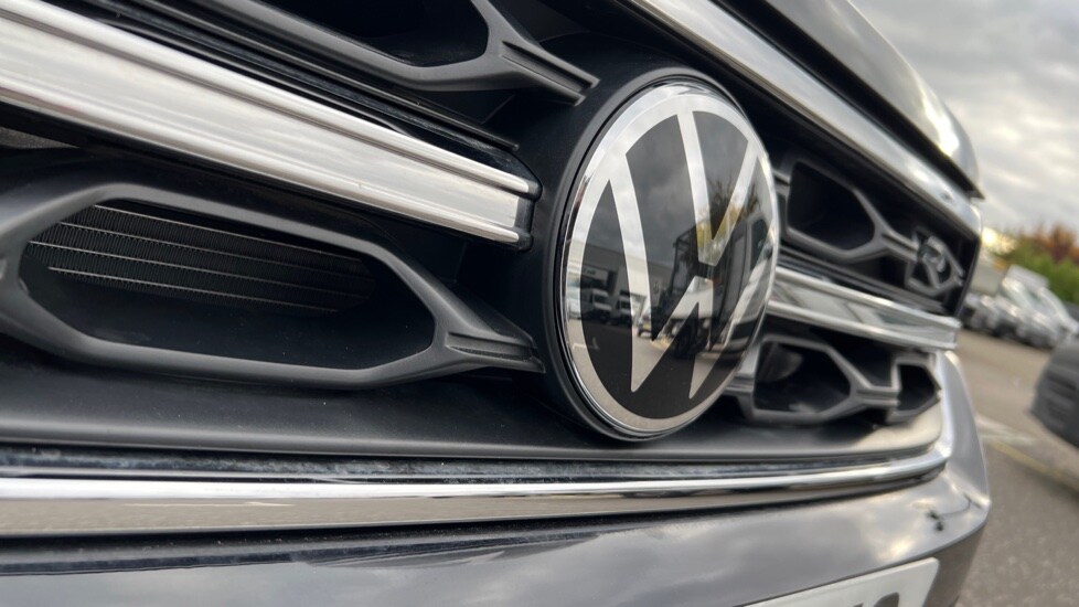 Used Volkswagen T-Roc 2025 for sale - 76870330: Photo 41