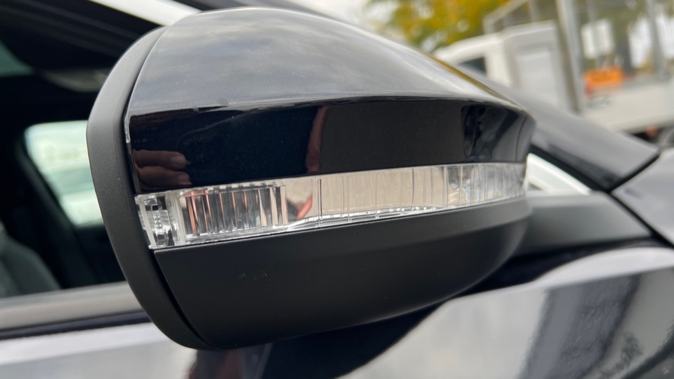 Used Volkswagen T-Roc 2025 for sale - 76870330: Photo 46