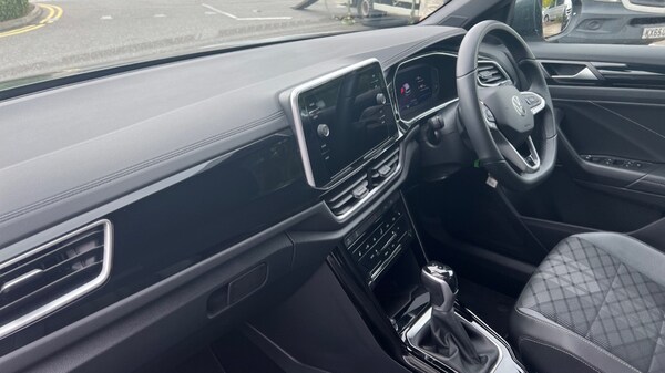 Used Volkswagen T-Roc 2025 for sale - 75675238: Photo 2