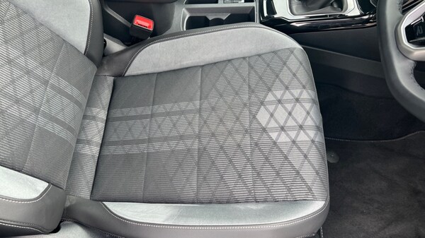 Used Volkswagen T-Roc 2025 for sale - 75675238: Photo 39
