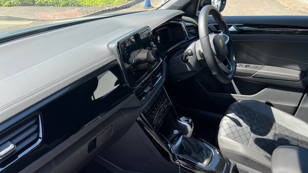 Used Volkswagen T-Roc 2025 for sale - 75484524: Photo 2