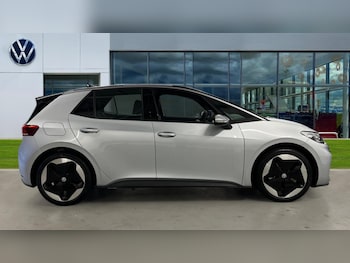 Used Volkswagen ID.3 2025 for sale - 76602800: Photo