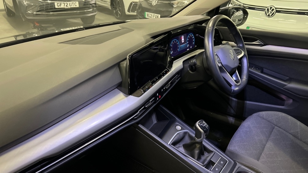 Used Volkswagen Golf 2023 for sale - 77052672: Photo 2