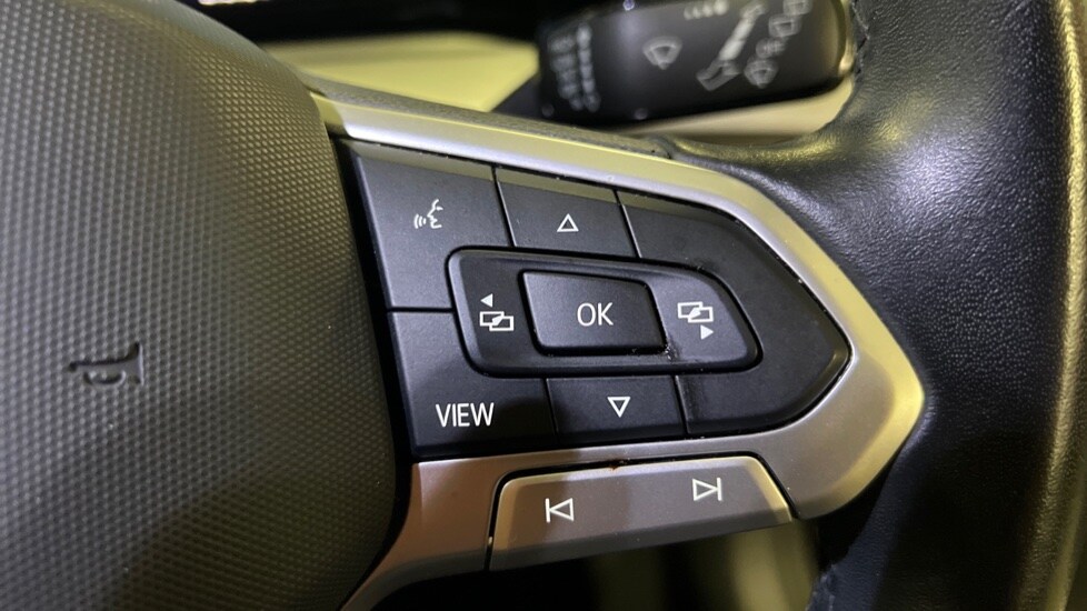 Used Volkswagen Golf 2023 for sale - 77052672: Photo 31