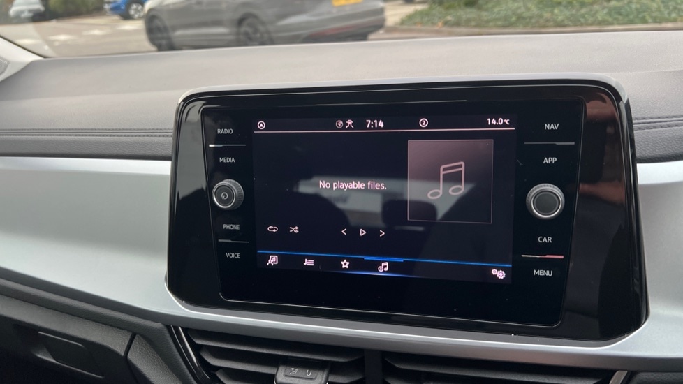 Used Volkswagen T-Roc 2023 for sale - 76623551: Photo 24