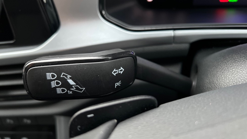 Used Volkswagen T-Roc 2023 for sale - 76623551: Photo 31