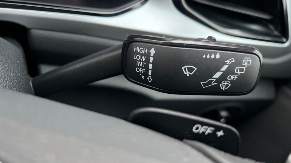 Used Volkswagen T-Roc 2023 for sale - 76623551: Photo 33