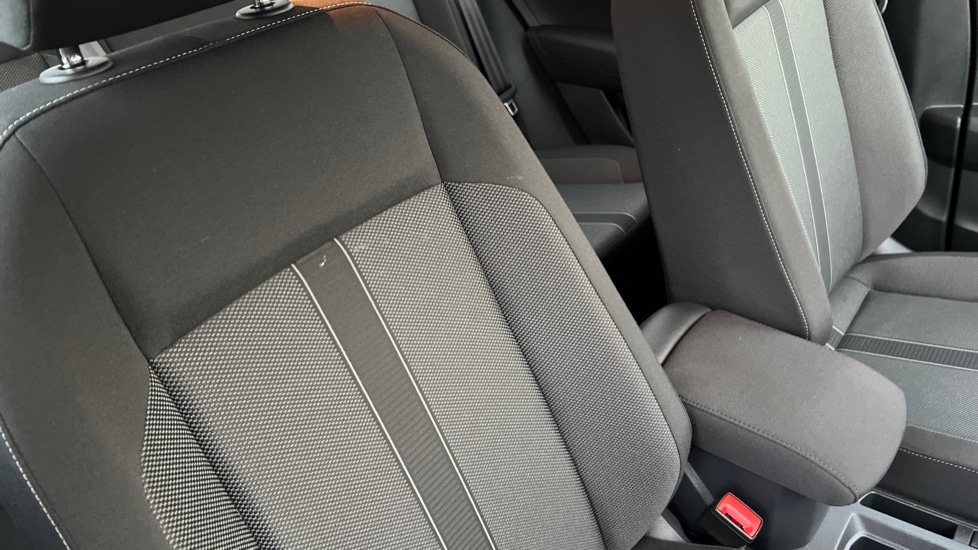 Used Volkswagen T-Roc 2023 for sale - 76623551: Photo 35