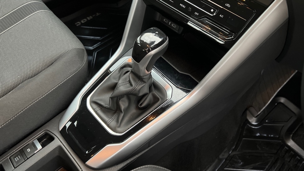 Used Volkswagen T-Roc 2023 for sale - 76623551: Photo 36