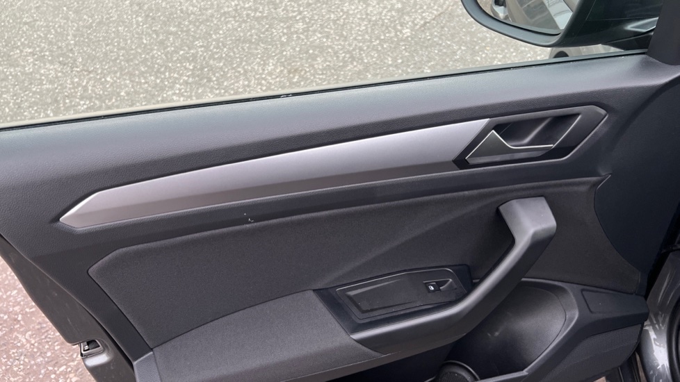 Used Volkswagen T-Roc 2023 for sale - 76623551: Photo 41