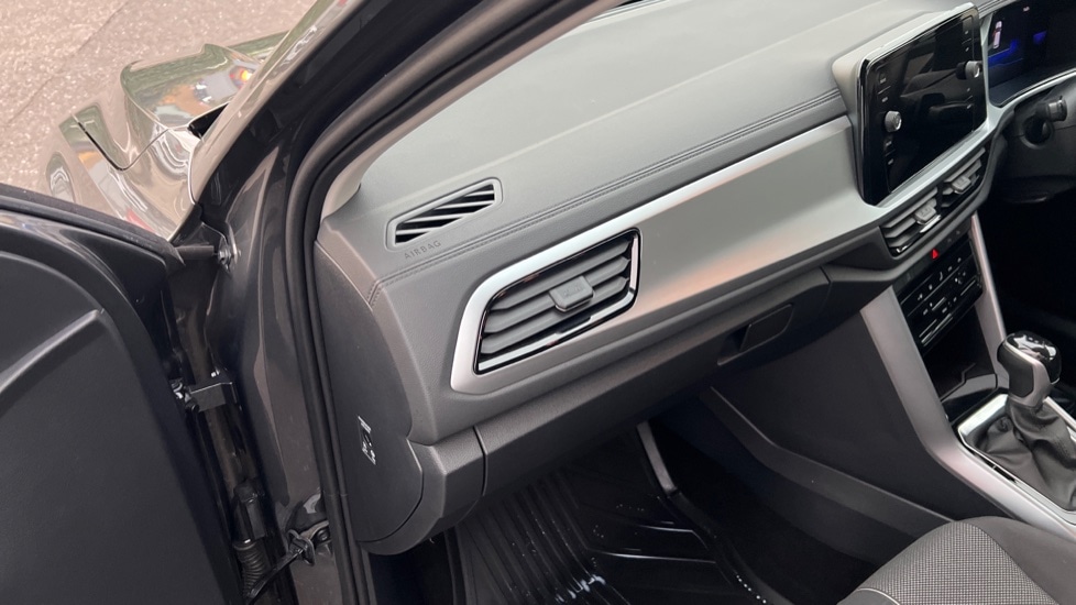 Used Volkswagen T-Roc 2023 for sale - 76623551: Photo 42