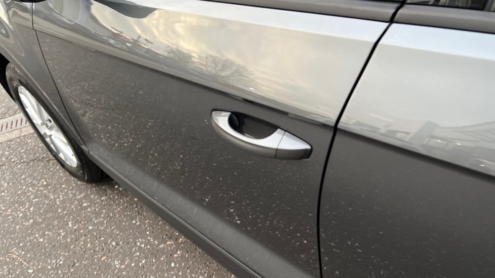 Used Volkswagen T-Roc 2023 for sale - 76623551: Photo 44