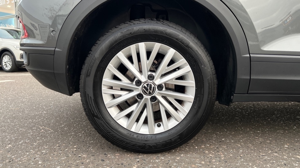 Used Volkswagen T-Roc 2023 for sale - 76623551: Photo 5