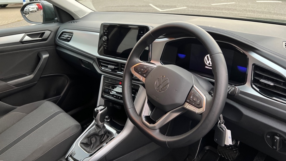 Used Volkswagen T-Roc 2023 for sale - 76623551: Photo 6