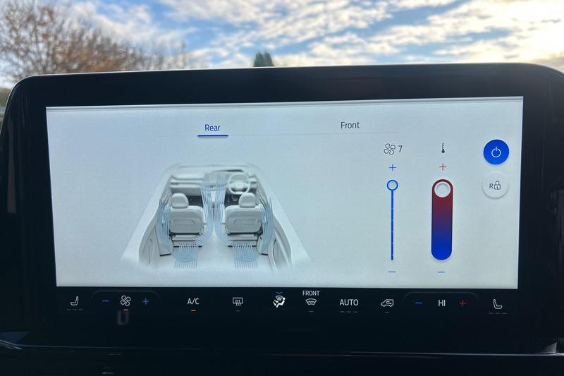 Used Ford Tourneo Custom 2024 for sale - 76391389: Photo 16