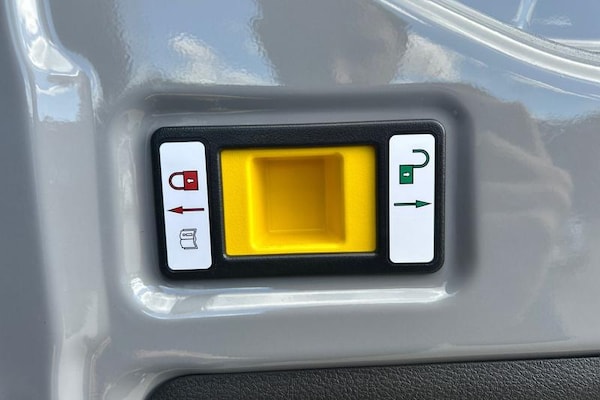 Used Ford E-Transit 2025 for sale - 76038072: Photo 23