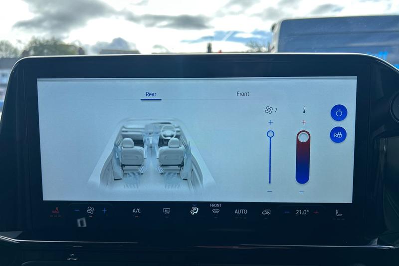 Used Ford Tourneo Custom 2024 for sale - 76391391: Photo 15