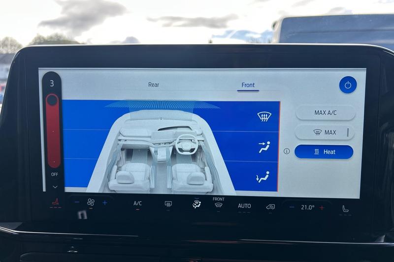 Used Ford Tourneo Custom 2024 for sale - 76391391: Photo 9