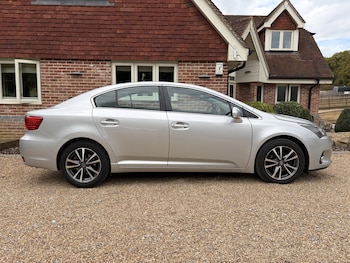 Used Toyota Avensis 2014 for sale - 79551926: Photo