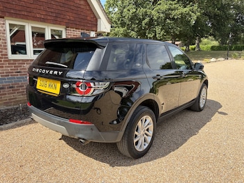 Used Land Rover Discovery Sport 2018 for sale - 79124460: Photo