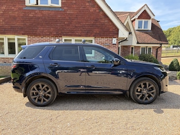 Used Land Rover Discovery Sport 2022 for sale - 79124469: Photo