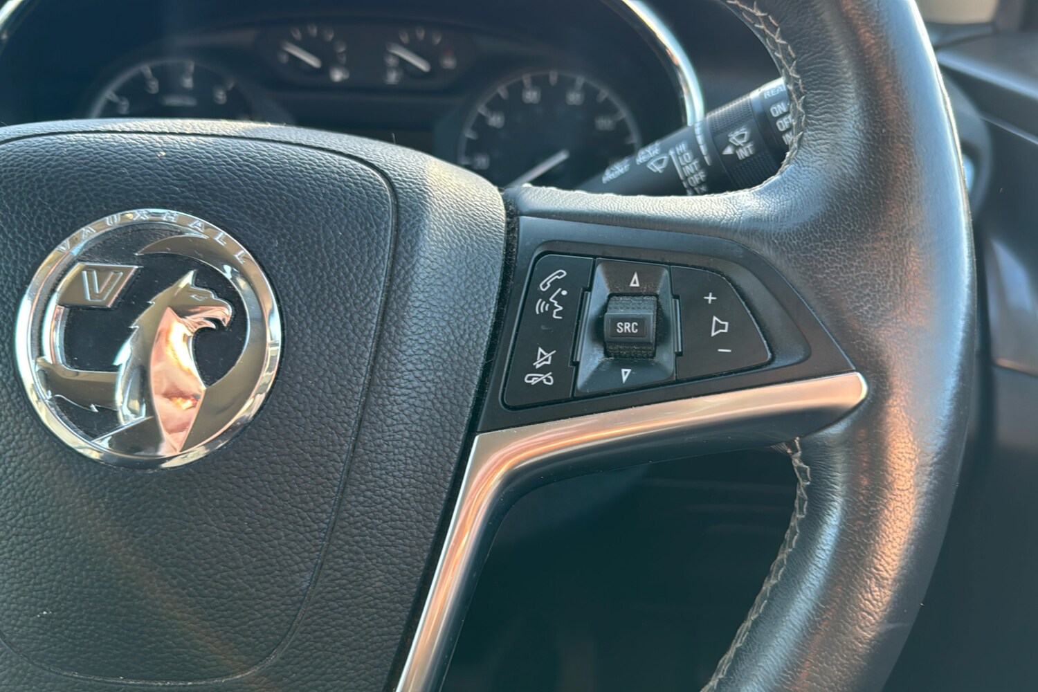 Vauxhall Mokka X 1.6i Elite Suv 5dr Petrol Manual Euro 6 s/s 115 Ps Petrol - Picture 17 of 24