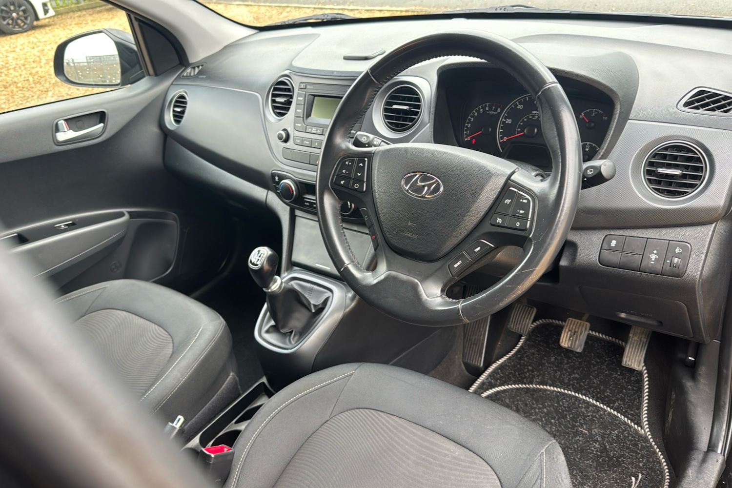 Used Hyundai i10 2017 for sale - 77283611: Photo 10
