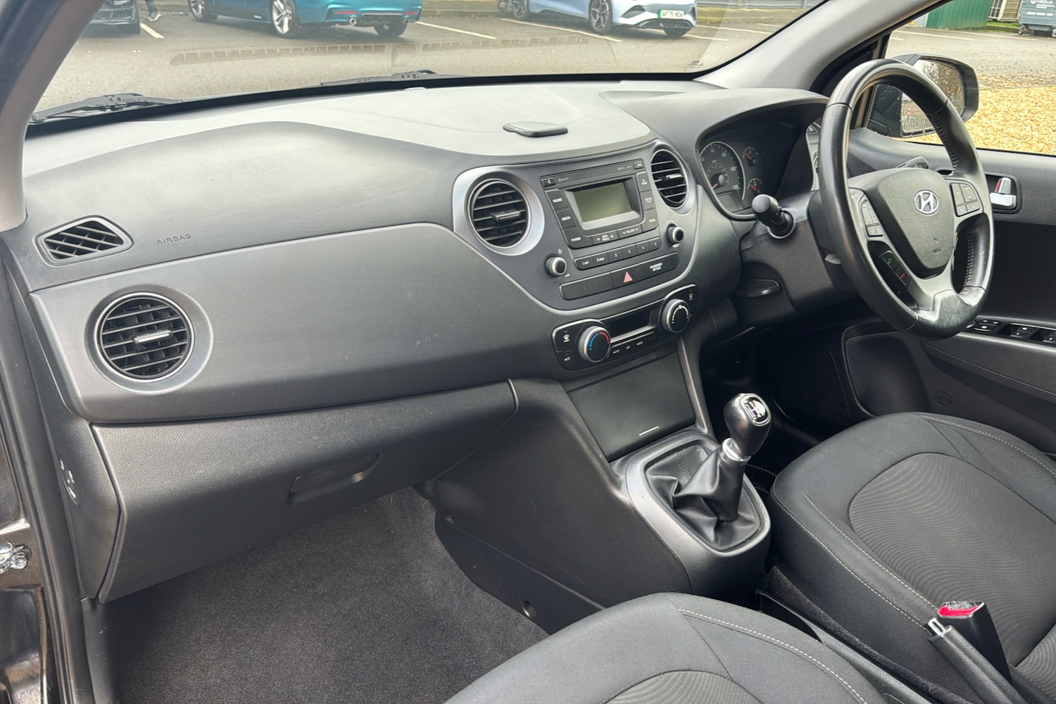 Used Hyundai i10 2017 for sale - 77283611: Photo 11