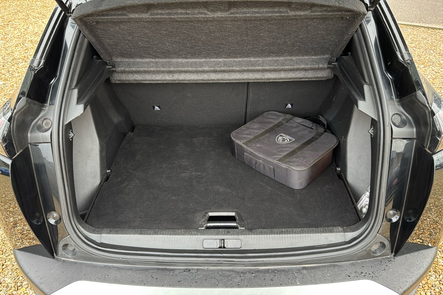 Used Peugeot E-2008 2023 for sale - 77649512: Photo 18