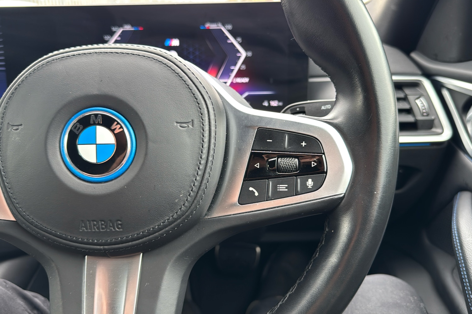 Used BMW i4 2022 for sale - 76875992: Photo 18