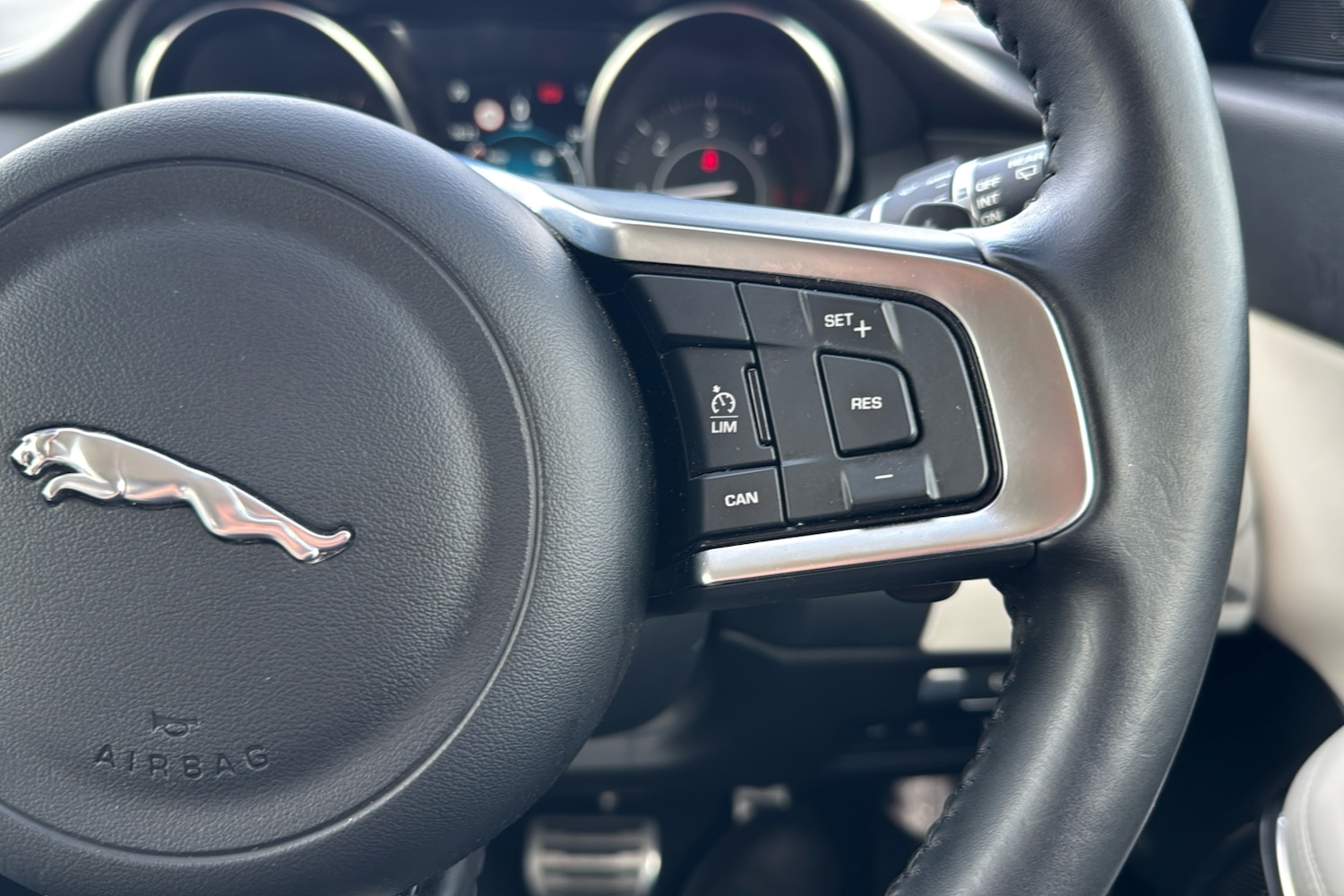 Used Jaguar E-Pace 2020 for sale - 76006546: Photo 17