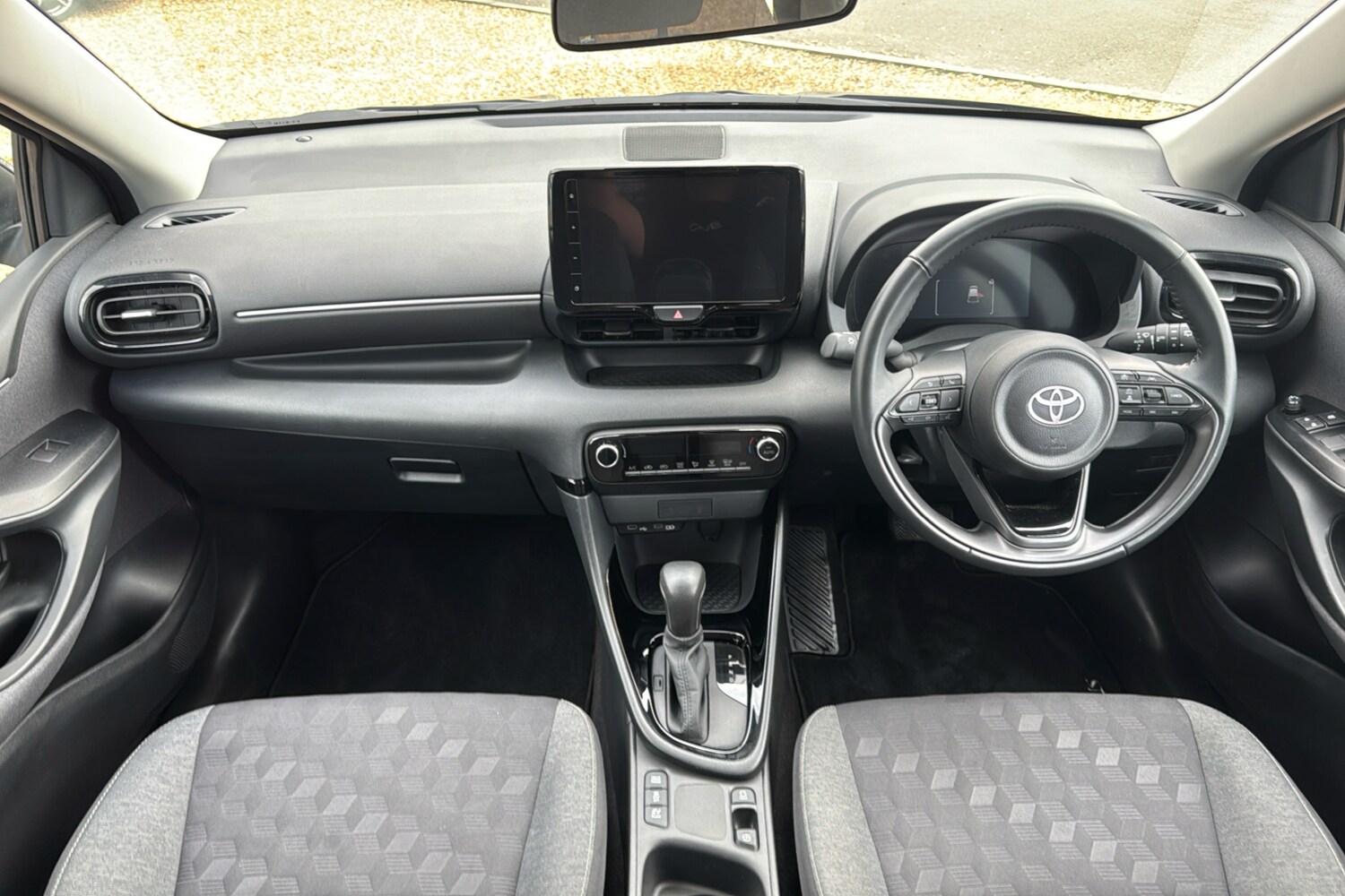 Used Toyota Yaris 2024 for sale - 77500735: Photo 9