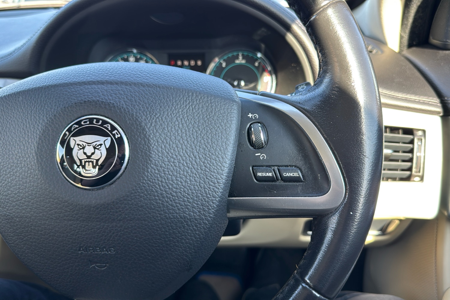 Used Jaguar XF 2014 for sale - 77776246: Photo 16