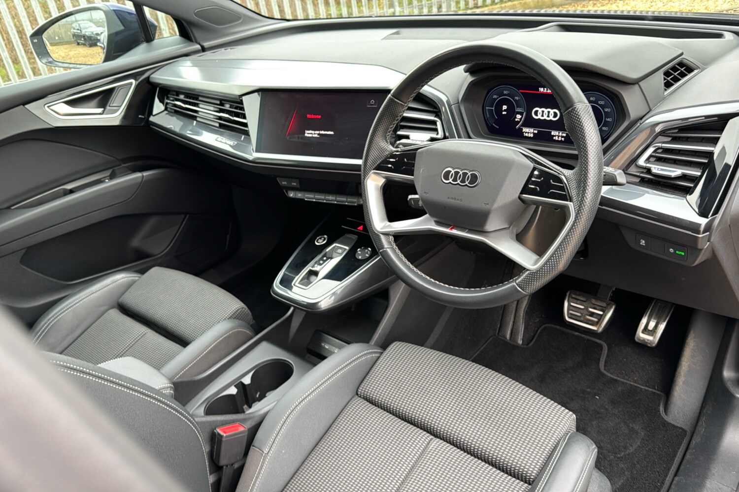 Used Audi Q4 e-tron 2023 for sale - 77601736: Photo 10