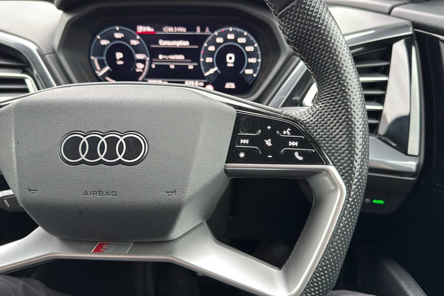 Used Audi Q4 e-tron 2023 for sale - 77601736: Photo 17