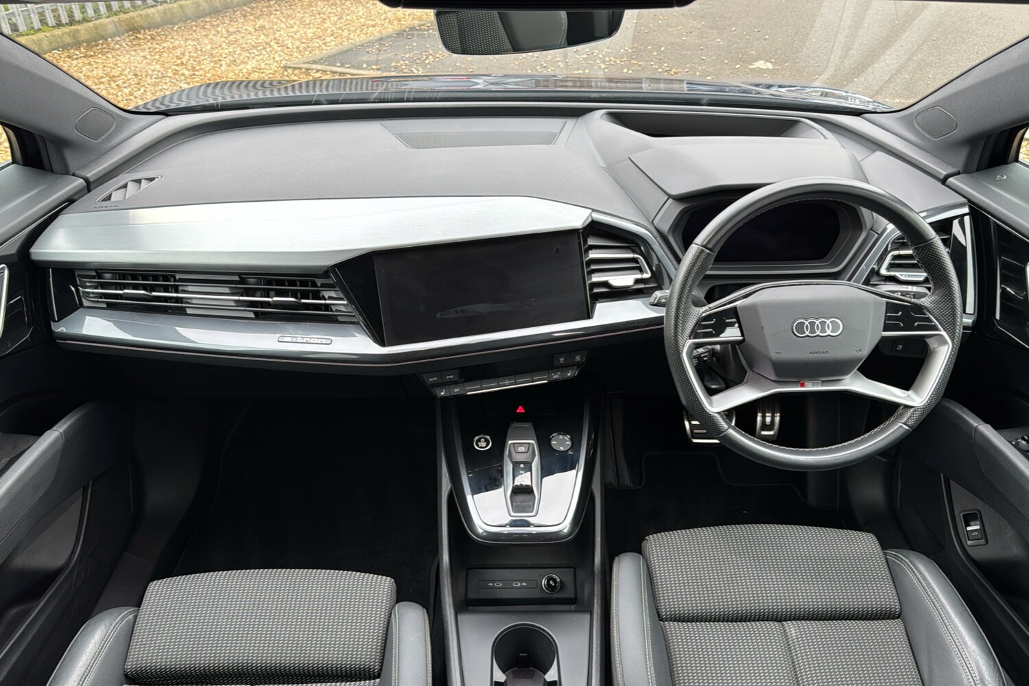 Used Audi Q4 e-tron 2023 for sale - 77601736: Photo 9