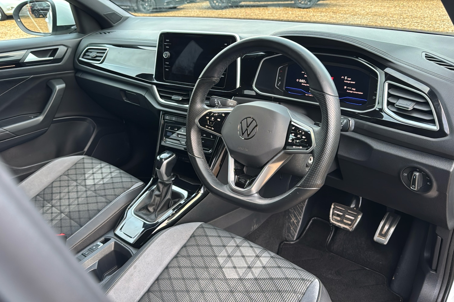 Used Volkswagen T-Roc 2023 for sale - 76955366: Photo 10