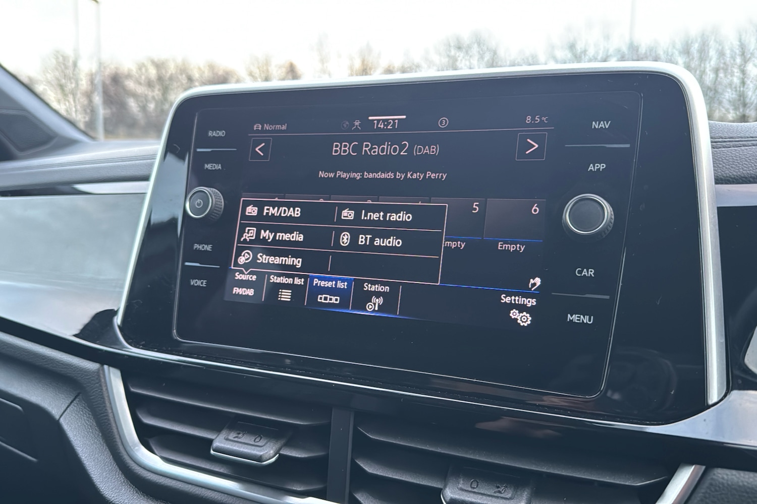 Used Volkswagen T-Roc 2023 for sale - 76955366: Photo 21