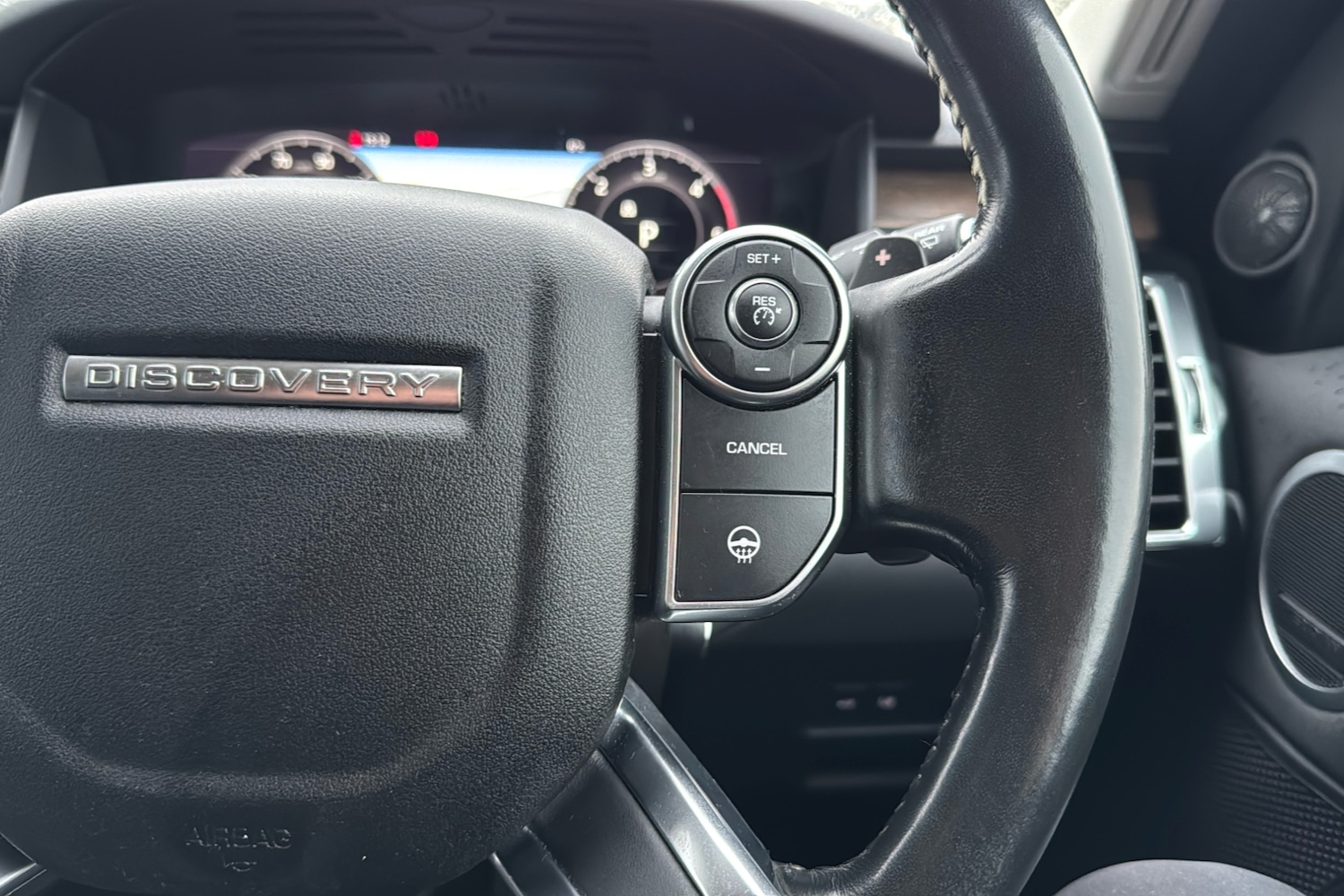 Used Land Rover Discovery 2018 for sale - 76805177: Photo 17