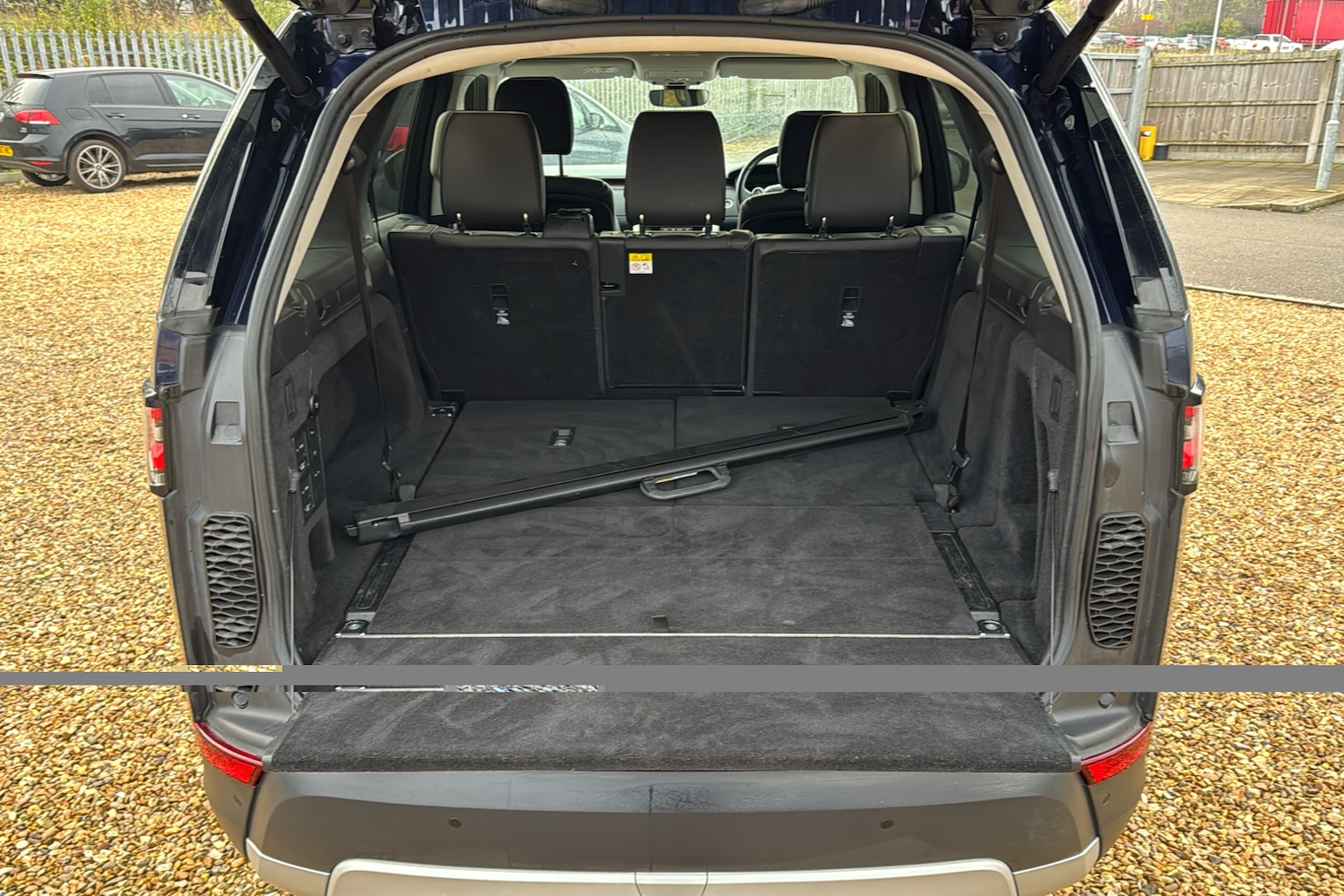 Used Land Rover Discovery 2018 for sale - 76805177: Photo 18