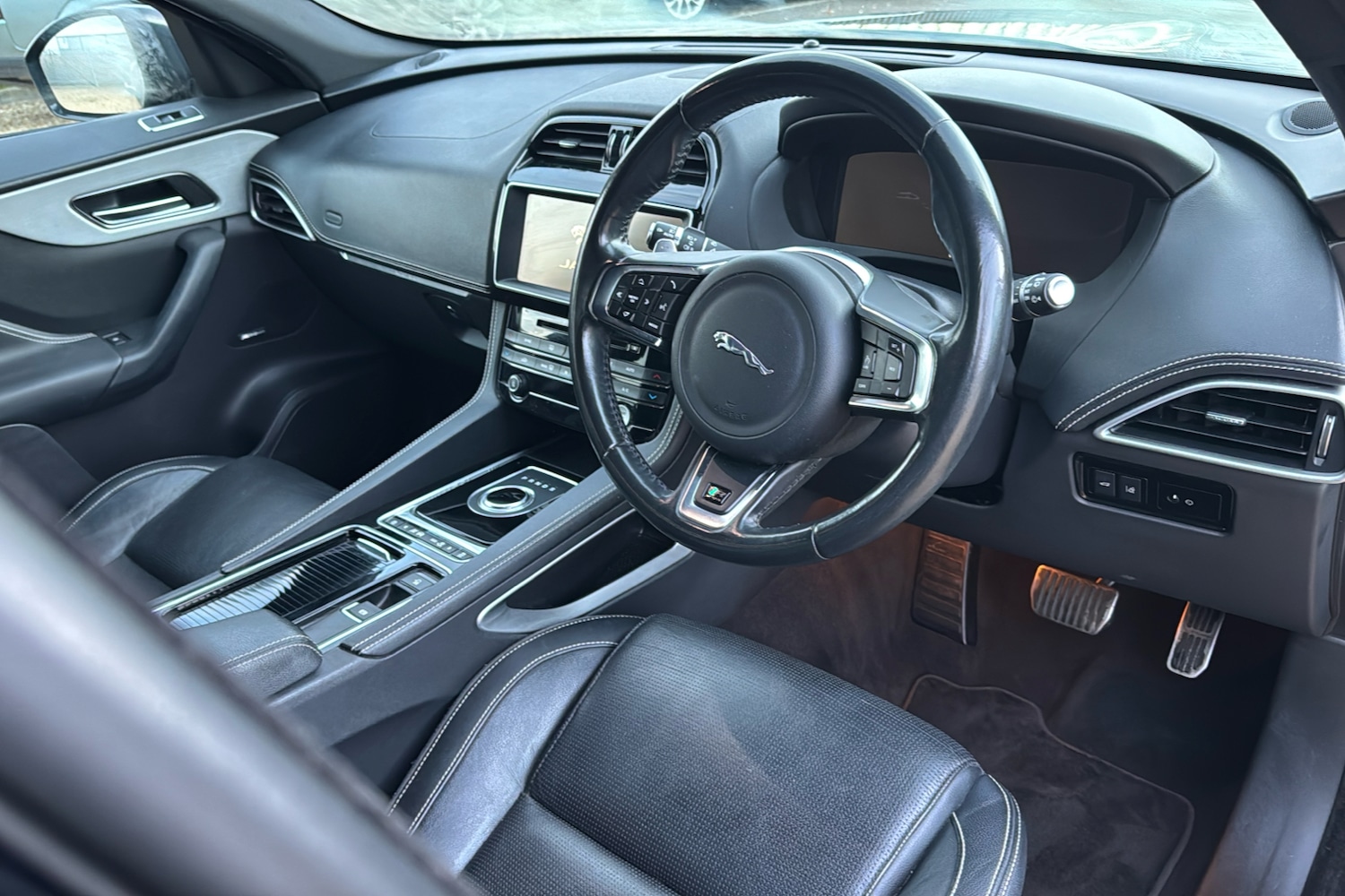 Used Jaguar F-Pace 2017 for sale - 77018927: Photo 10