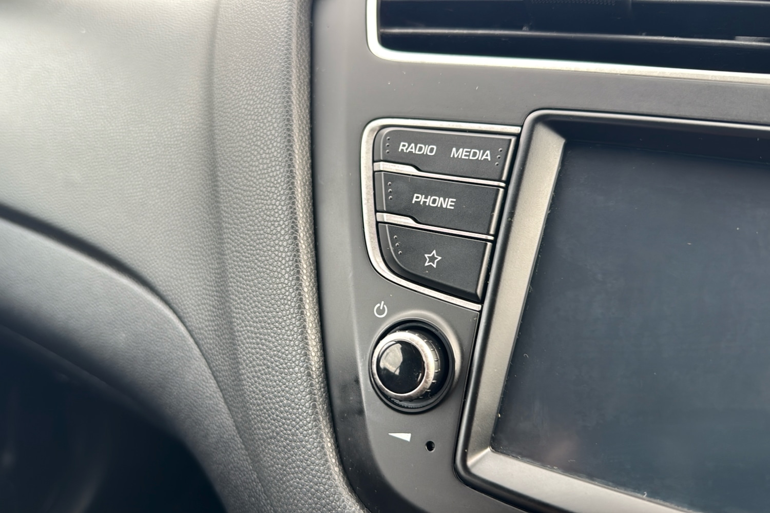 Used Hyundai i20 2018 for sale - 77661745: Photo 19