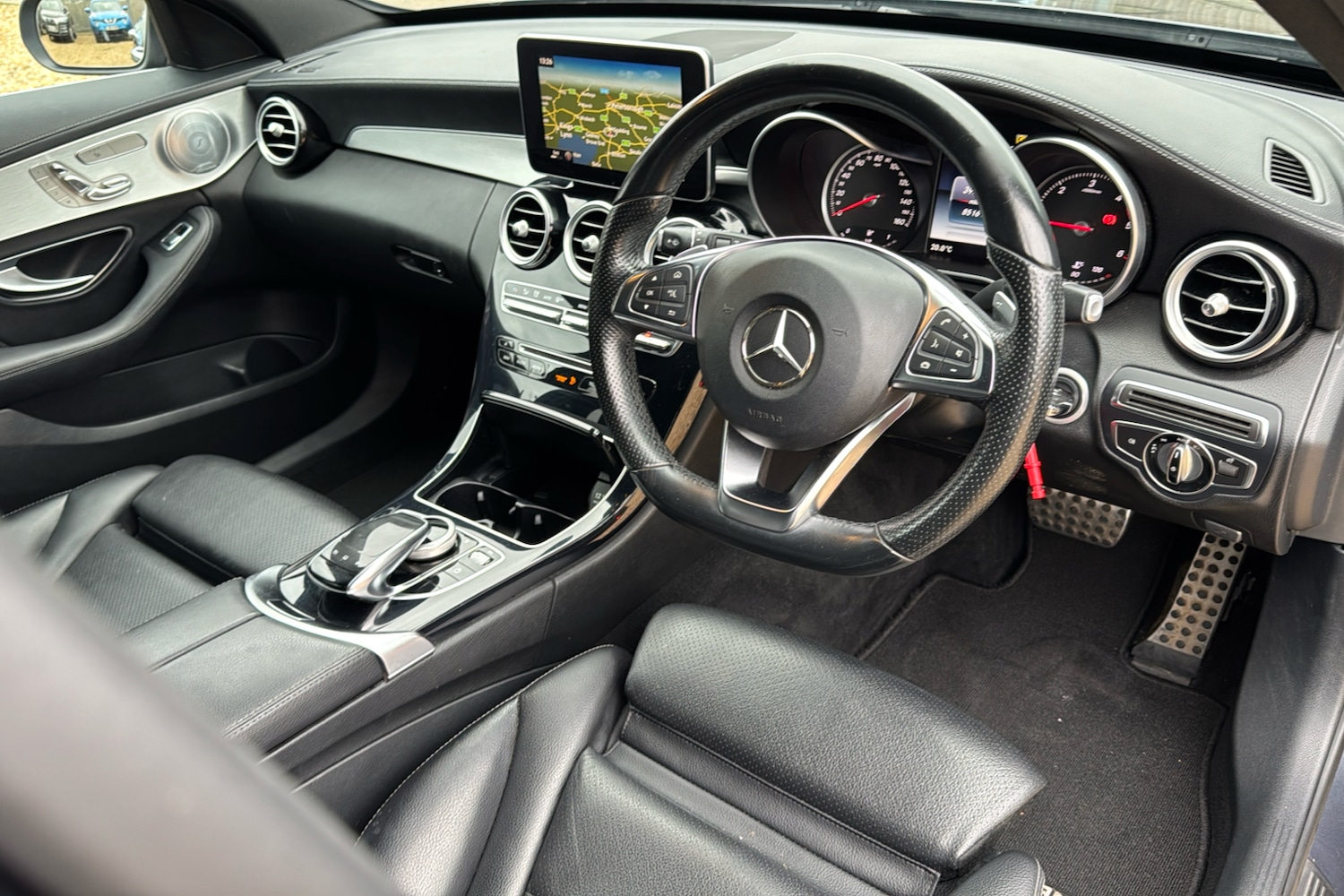 Used Mercedes-Benz C Class 2015 for sale - 76516092: Photo 10