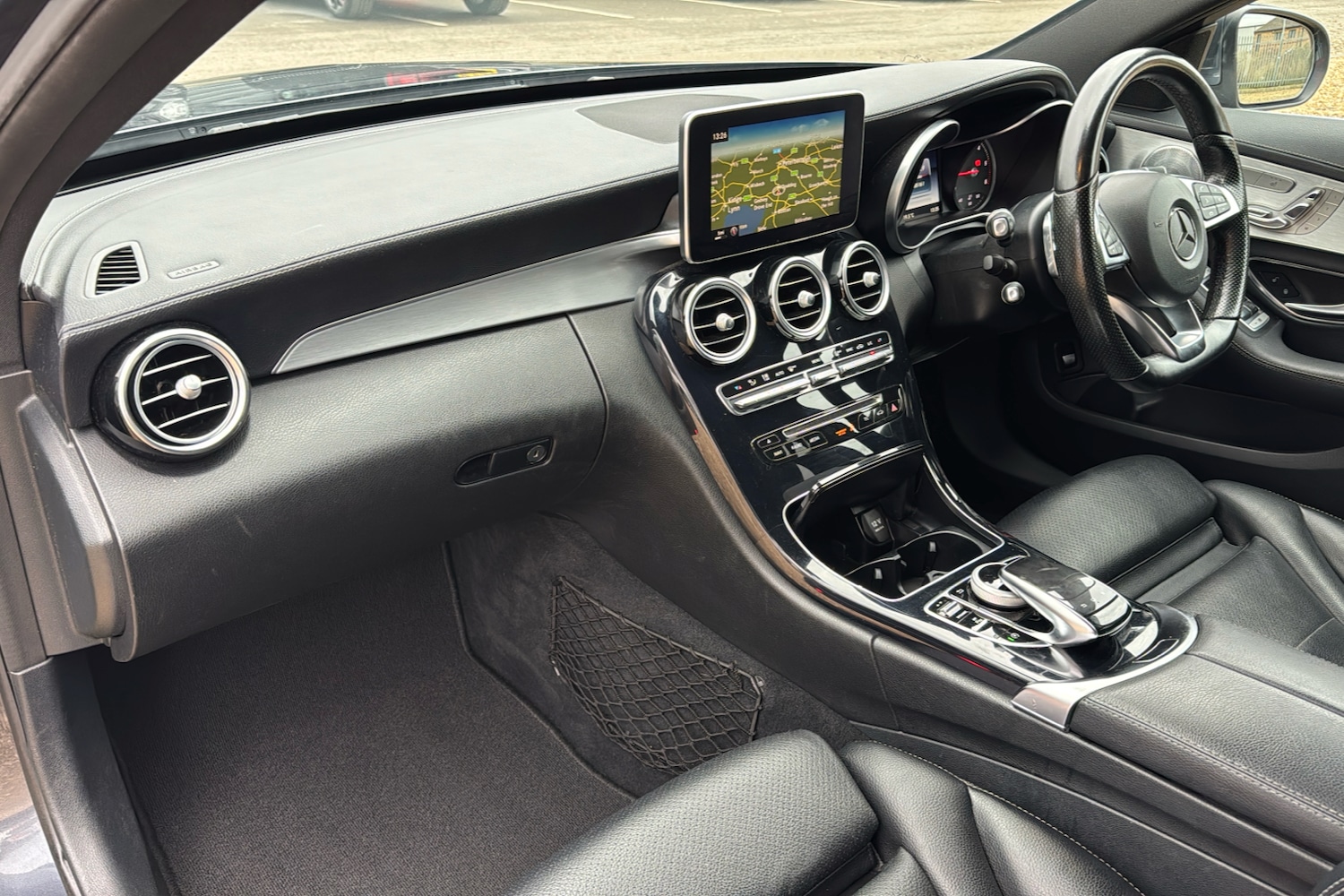 Used Mercedes-Benz C Class 2015 for sale - 76516092: Photo 11