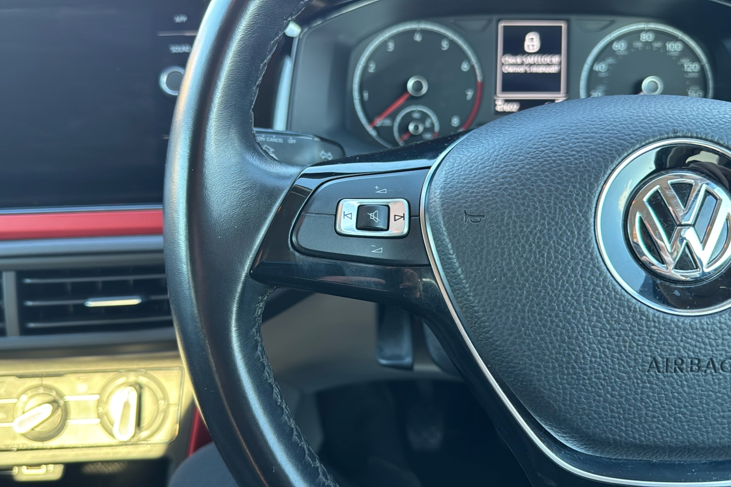 Used Volkswagen Polo 2019 for sale - 76805128: Photo 16