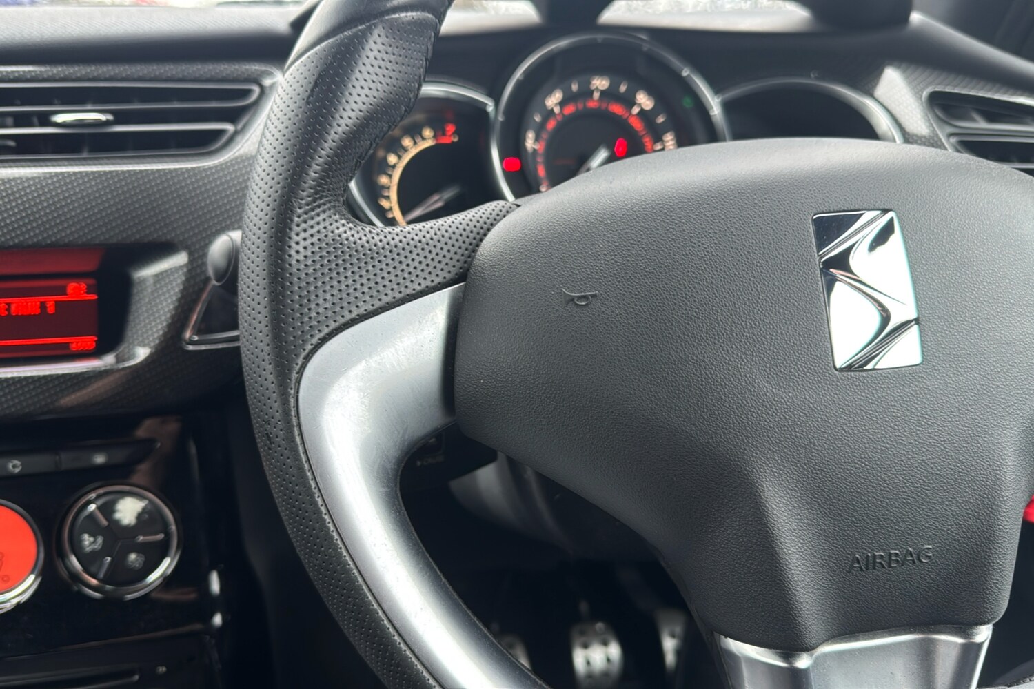 Used Citroen DS3 2015 for sale - 77459112: Photo 16