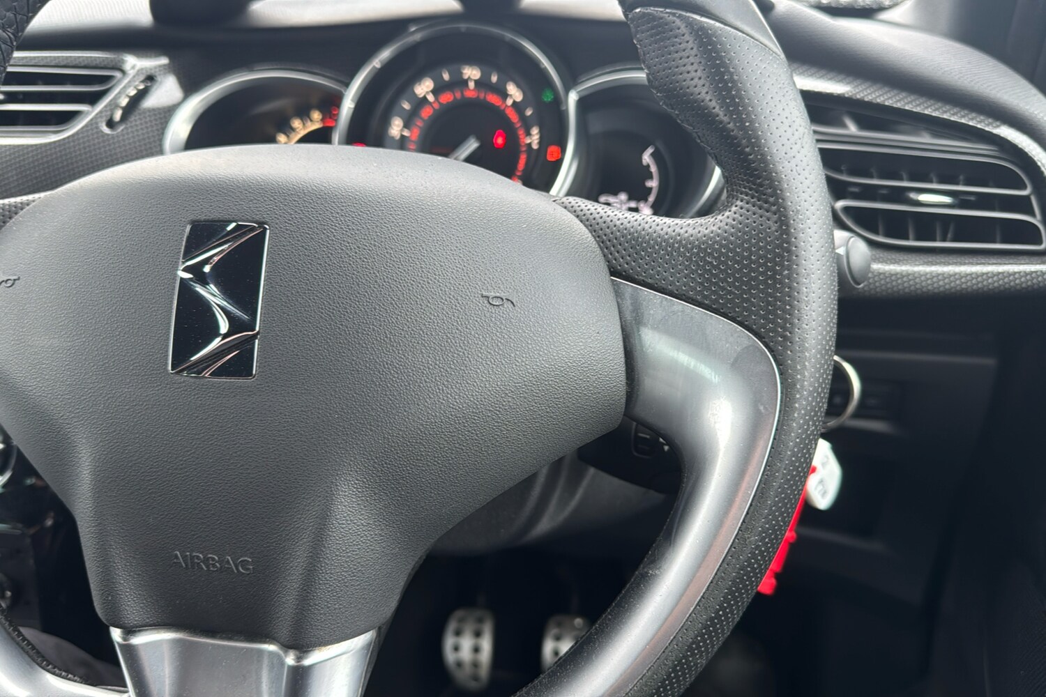 Used Citroen DS3 2015 for sale - 77459112: Photo 17