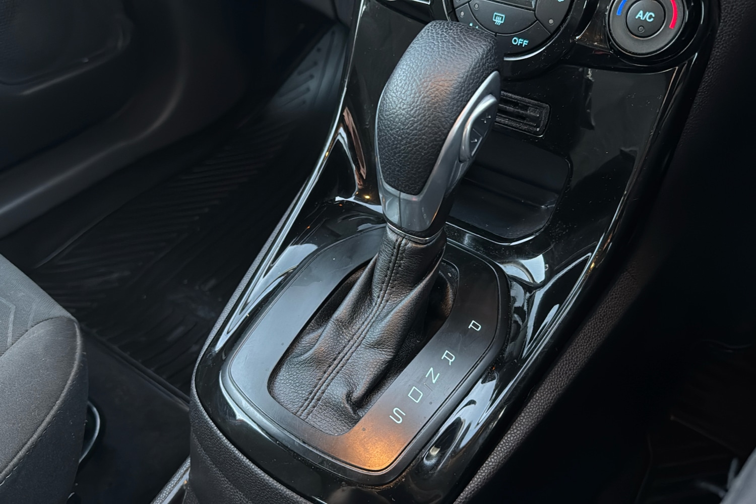 Used Ford Fiesta 2013 for sale - 76805207: Photo 13